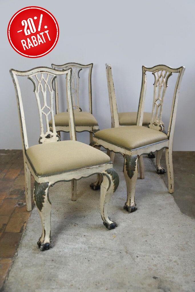 4er-Satz schwedische Dining Chairs mit Rocaillen &#038; Löwenfüßen